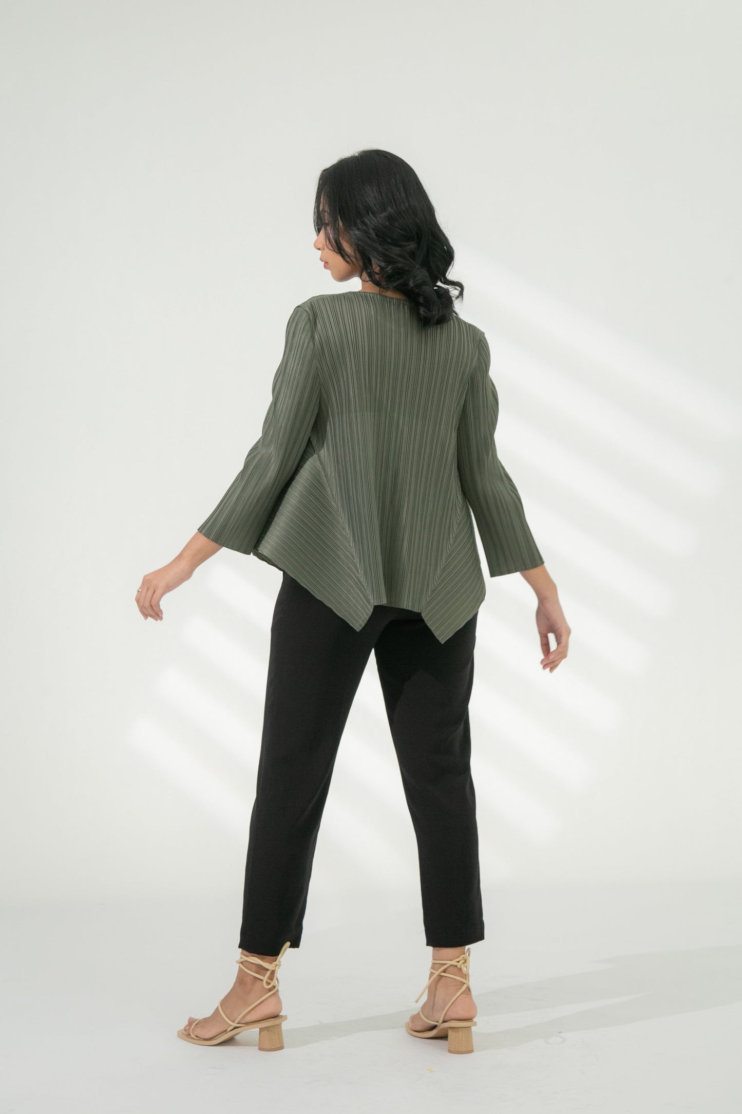 Brina Pleated Top In Olive